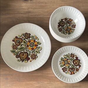 🔥🔥Vintage English Ironstone Pottery ‘Tanya’ floral dinnerware 14 pcs